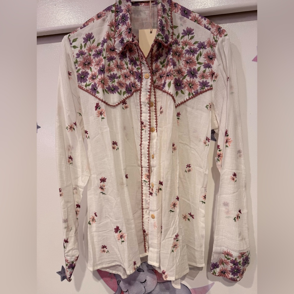 Chasing Unicorns Long sleeve Button Up Shirt Medium NWT